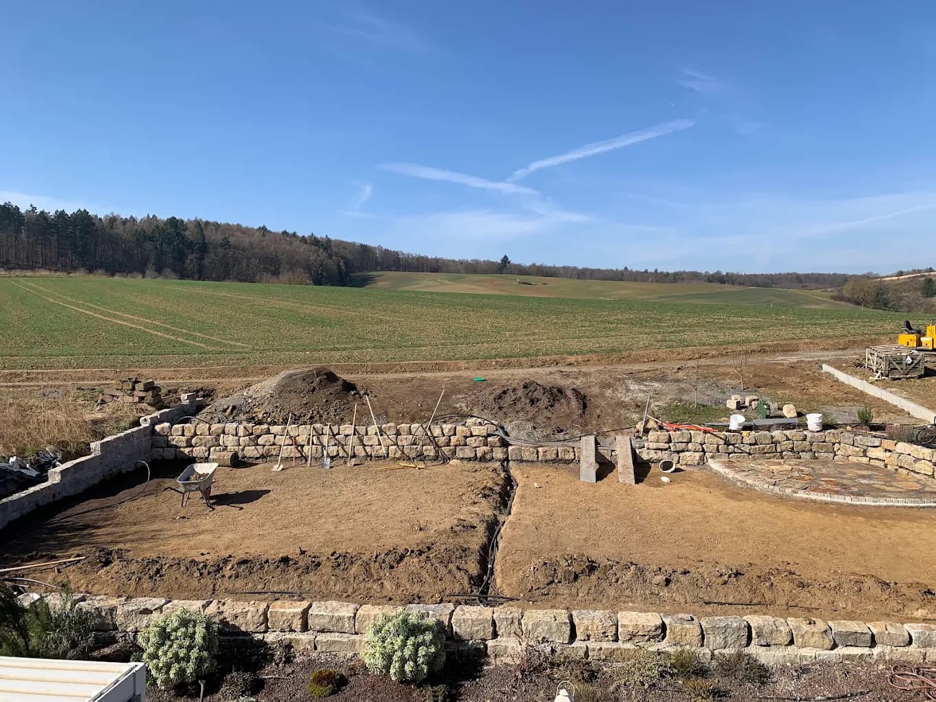 Mauerarbeiten und Rohbau auf der Baustelle